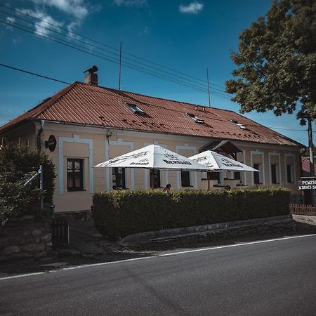 Penzion U Draci Skaly Hotel Svojse Ngoại thất bức ảnh