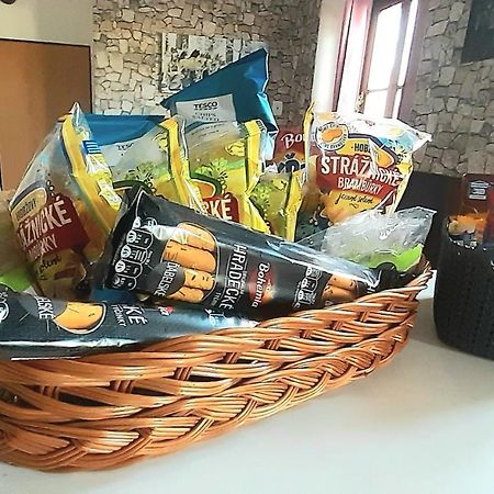 Penzion U Draci Skaly Hotel Svojse Ngoại thất bức ảnh